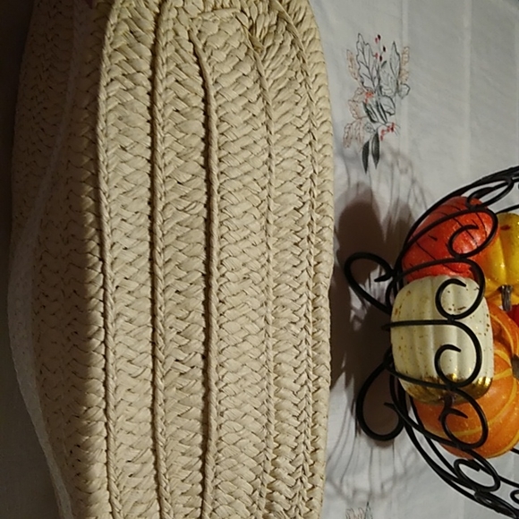 ALTRU Straw Tote Bag/Purse***HOST PICK***03/25/23 - Picture 6 of 8